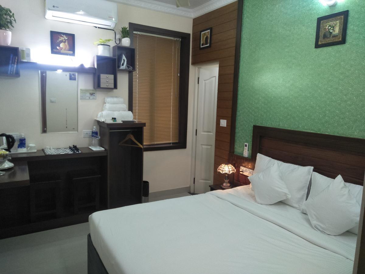 Blue Bell Cochin Airport Hotel Nedumbassery Exterior photo