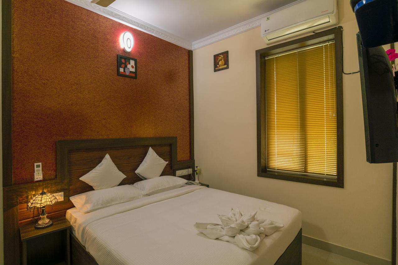 Blue Bell Cochin Airport Hotel Nedumbassery Exterior photo