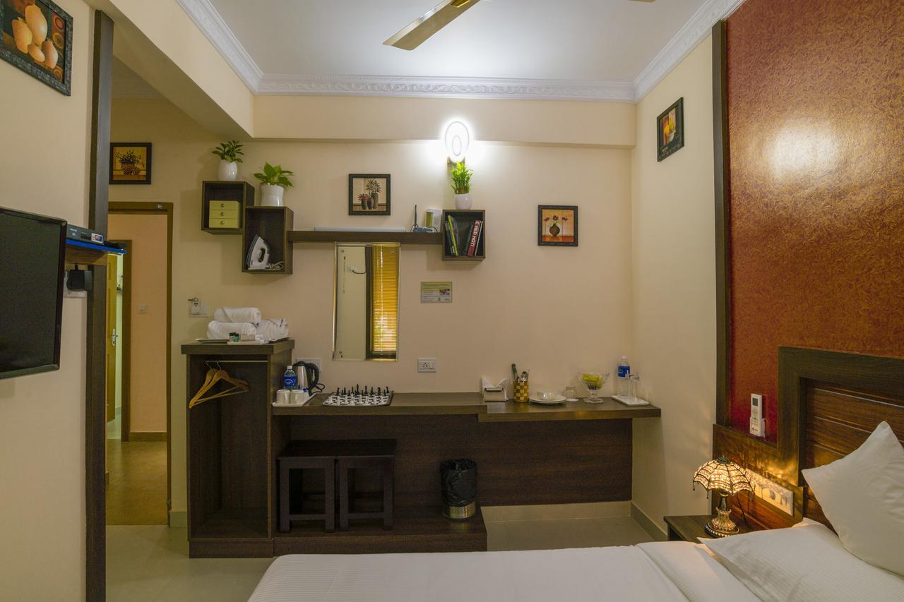 Blue Bell Cochin Airport Hotel Nedumbassery Exterior photo