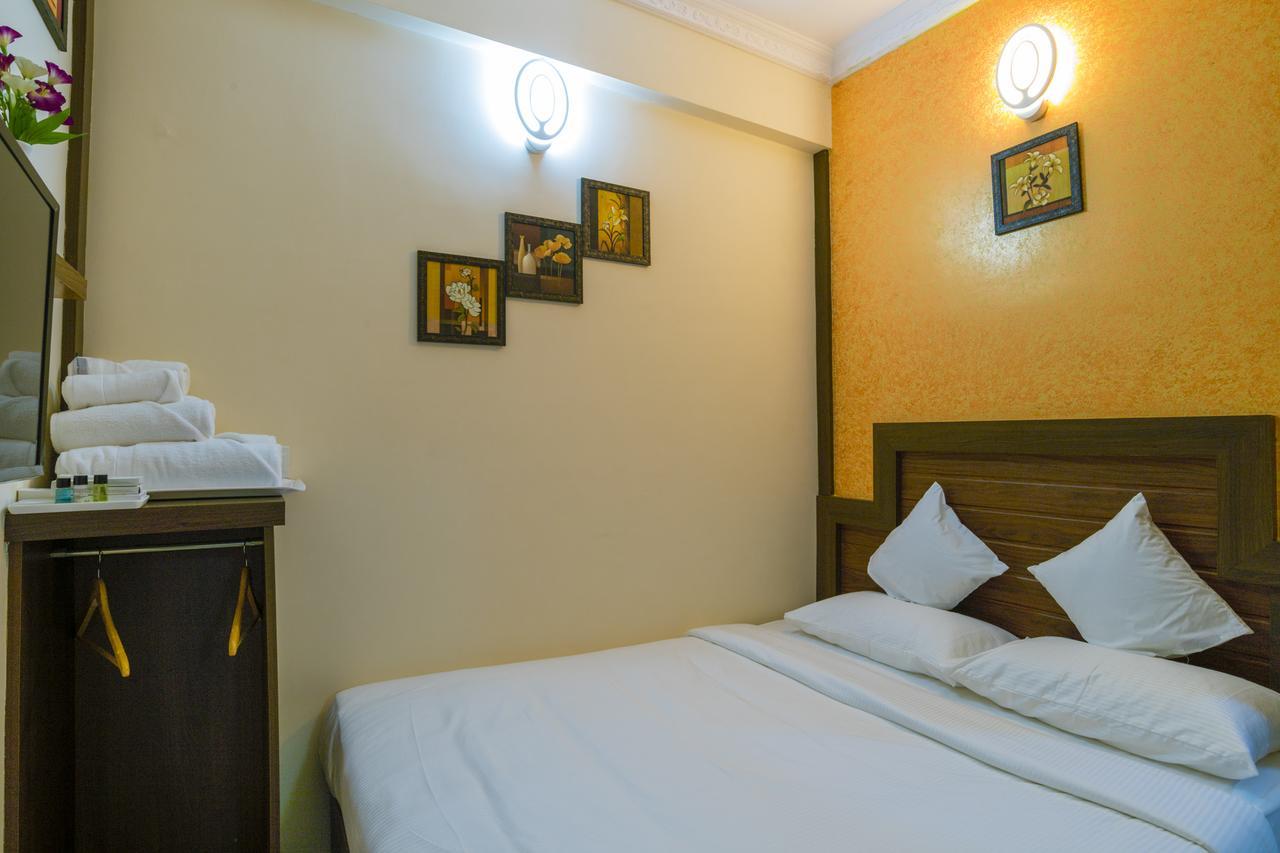 Blue Bell Cochin Airport Hotel Nedumbassery Exterior photo