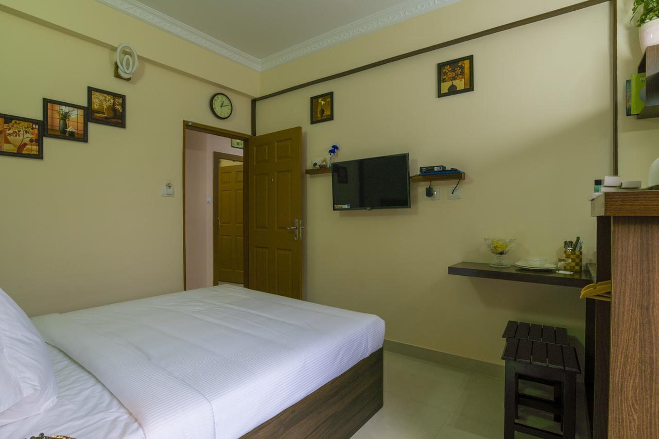 Blue Bell Cochin Airport Hotel Nedumbassery Exterior photo
