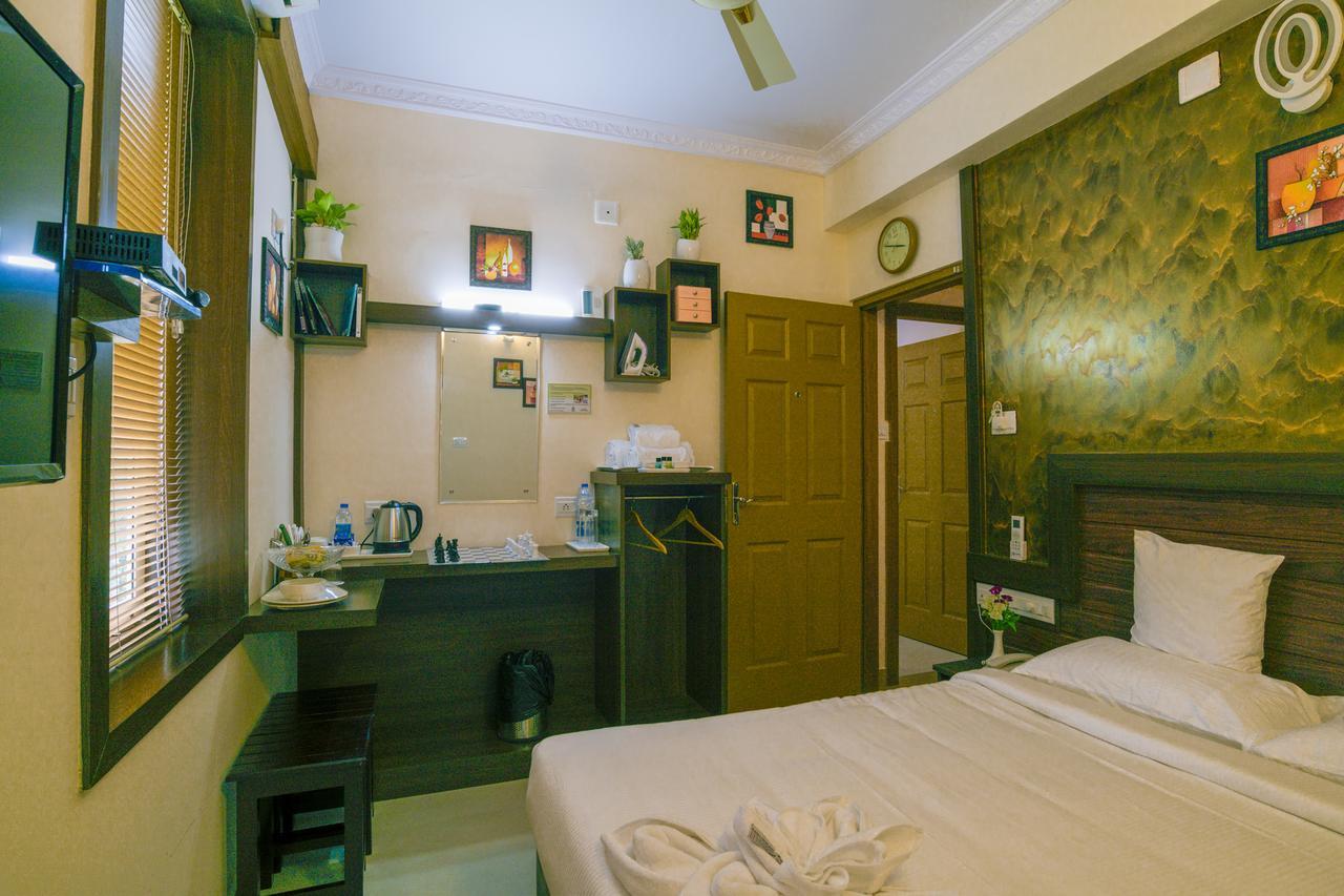 Blue Bell Cochin Airport Hotel Nedumbassery Exterior photo