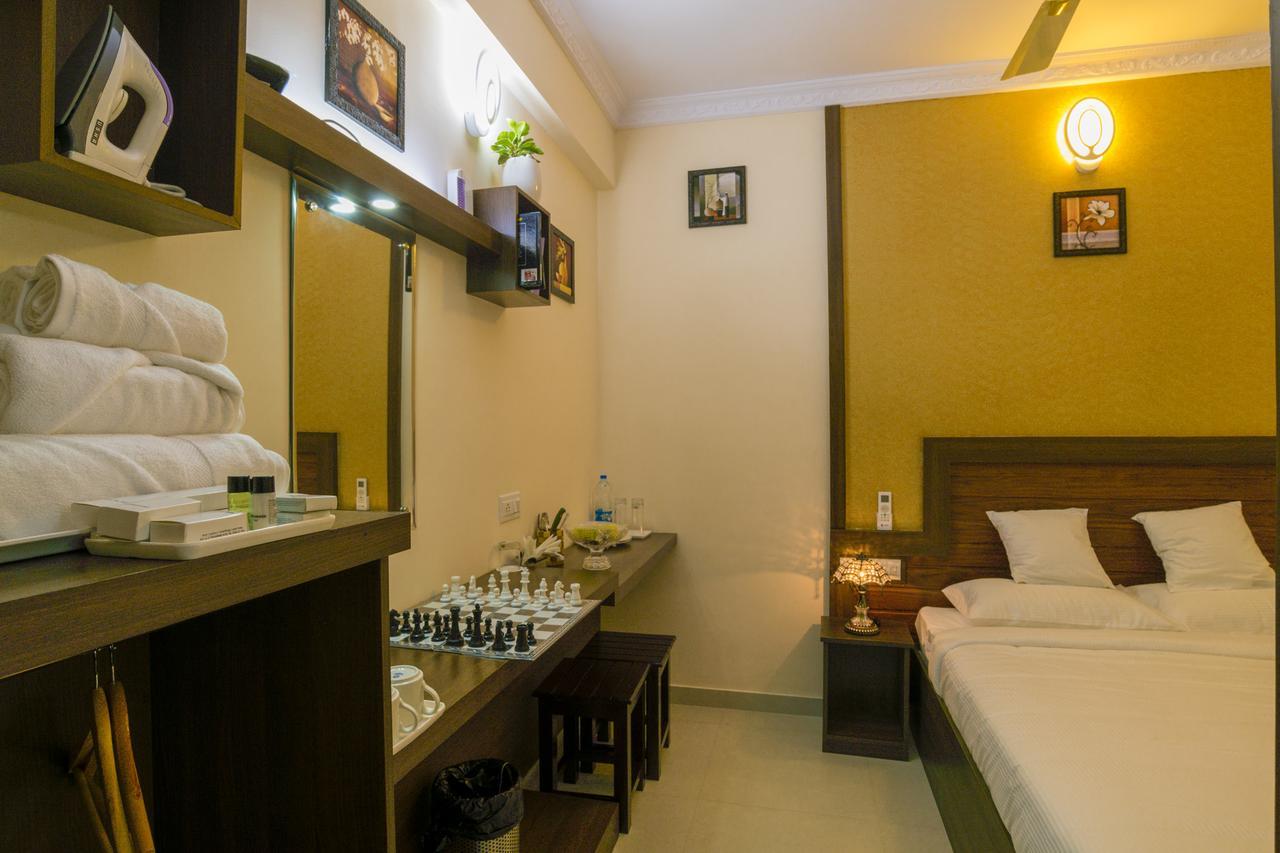 Blue Bell Cochin Airport Hotel Nedumbassery Exterior photo